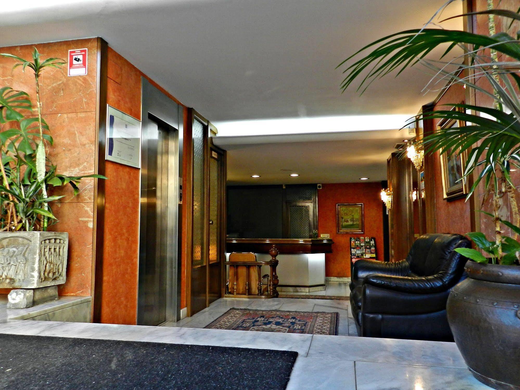 Hotel Alda Centro Gijón Esterno foto