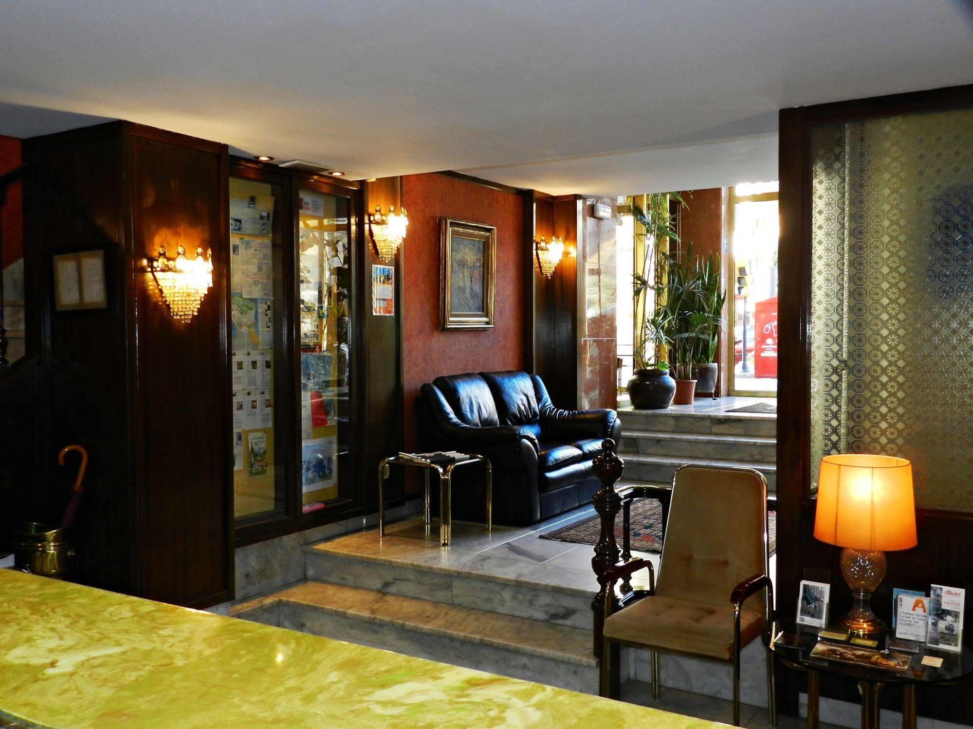 Hotel Alda Centro Gijón Esterno foto