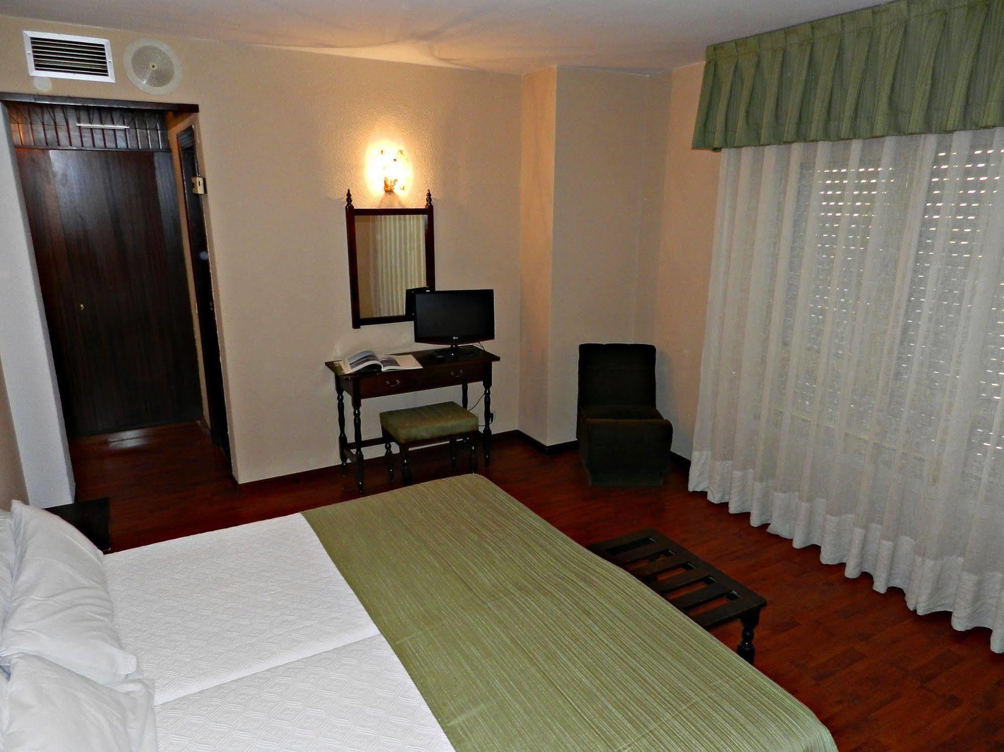 Hotel Alda Centro Gijón Esterno foto